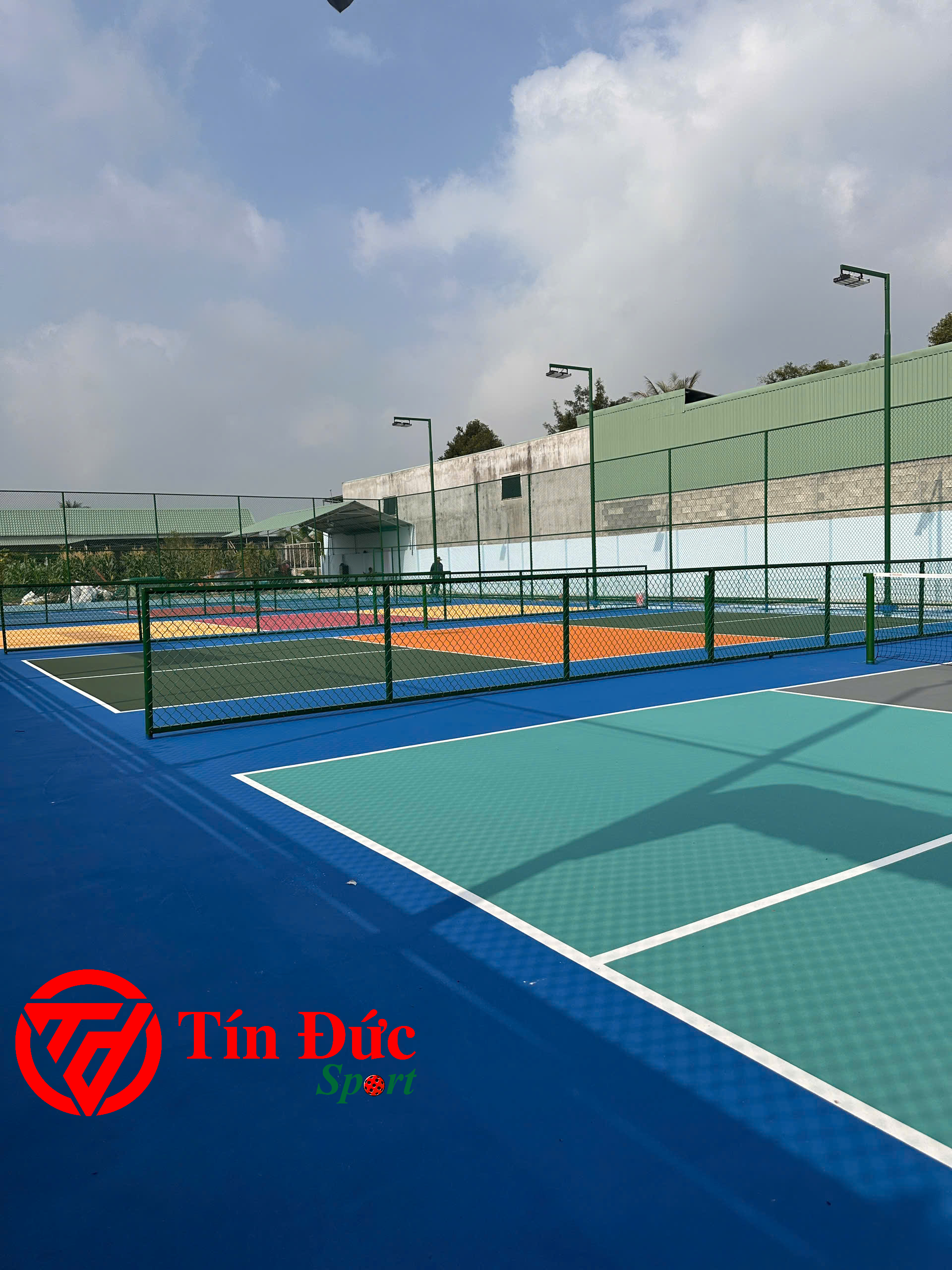 Thảm bê tông nhựa nóng quận 3 thi công sân tennis