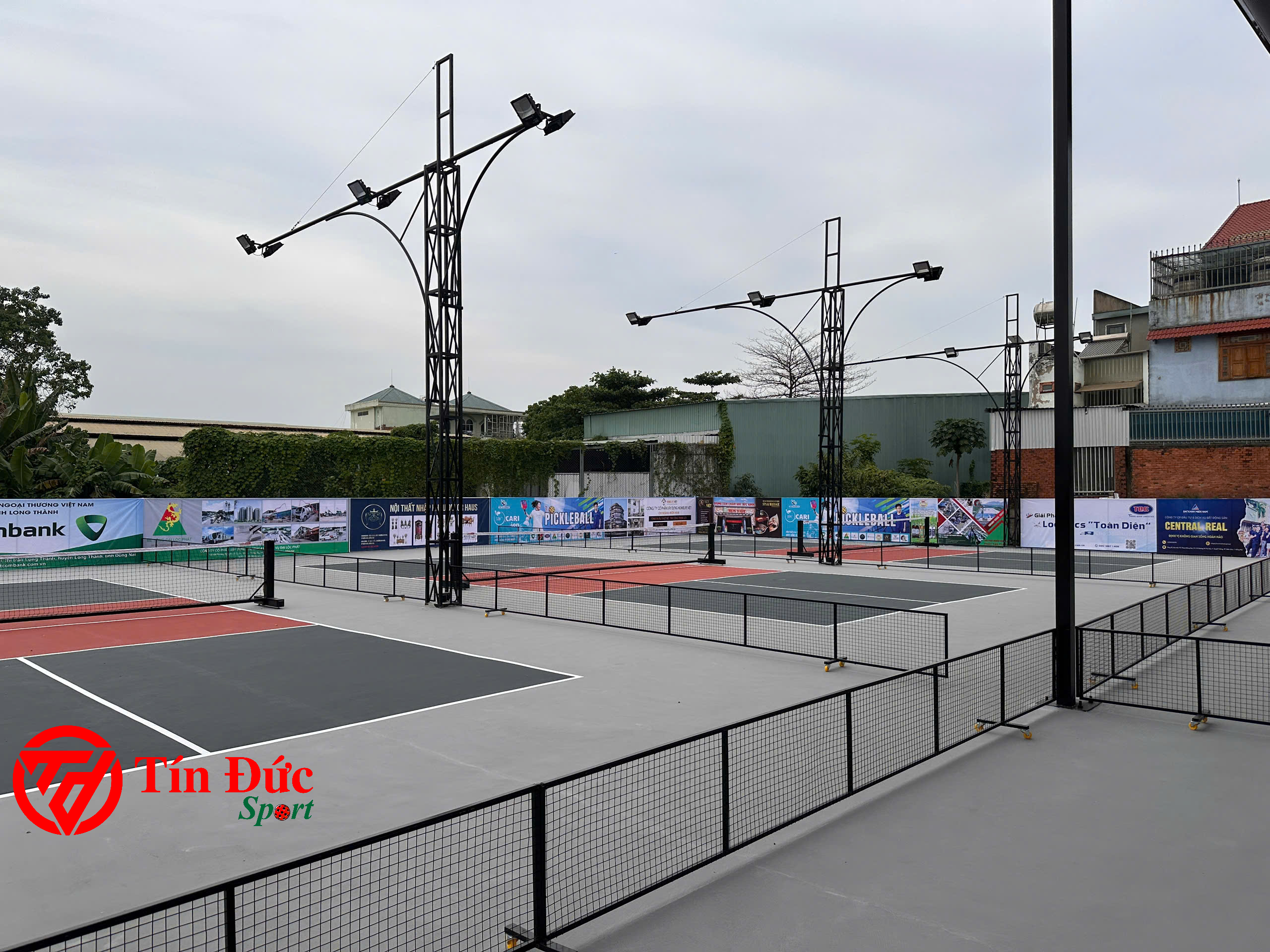 Thi công thảm bê tông nhựa nóng quận 5 sân pickleball