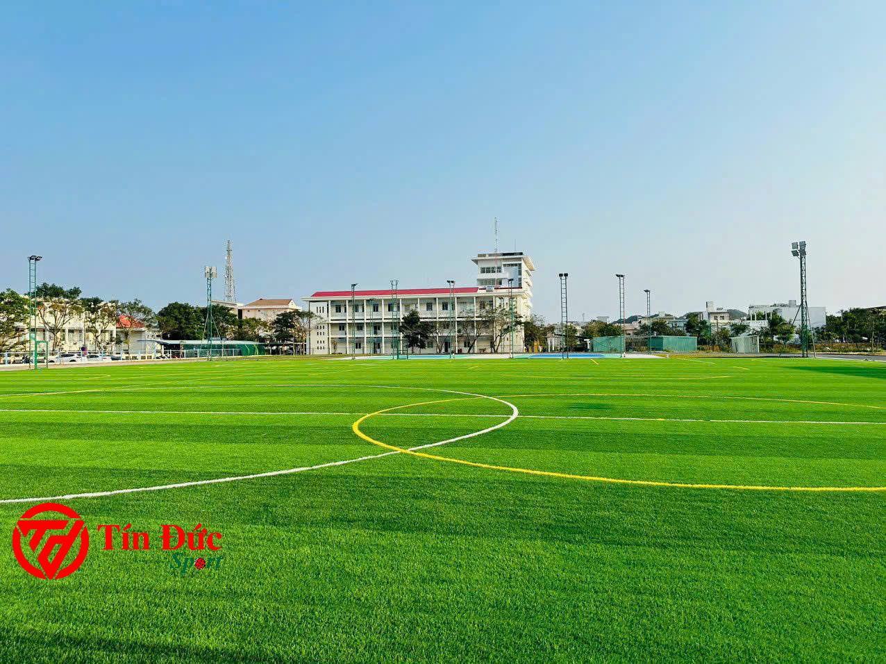 Thi Công Sân Cỏ Nhân Tạo
