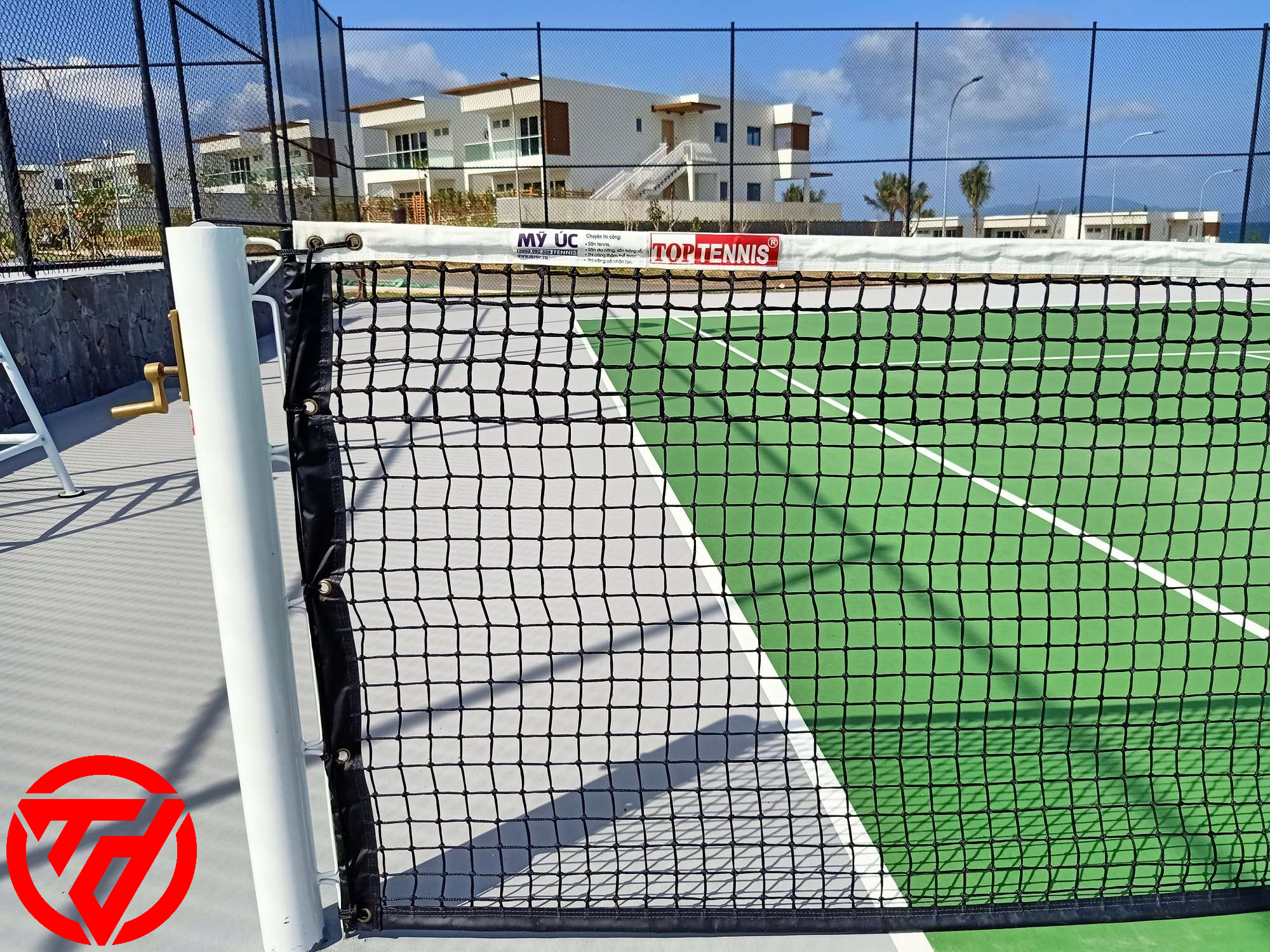 thiet-bi-san-tennis (1).jpg