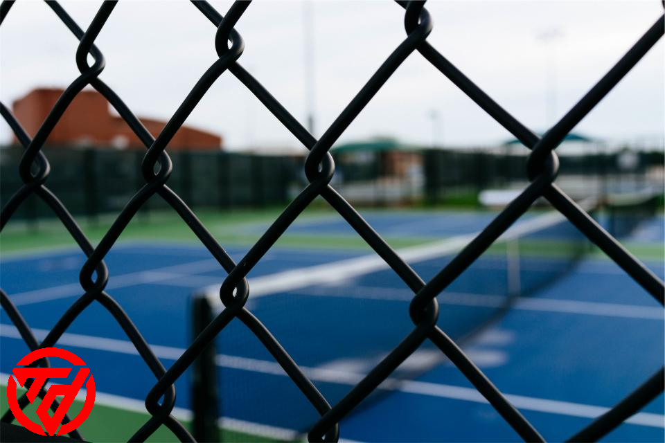 thiet-bi-san-tennis (2).jpg